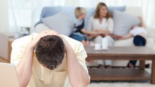 Crisis económica eleva tensión familiar y puede derivar en divorcio, advierte especialista