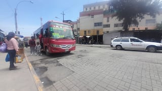 Taxistas anuncian marcha rodante por agujeros en las vías de la ciudad de Arequipa (VIDEO)