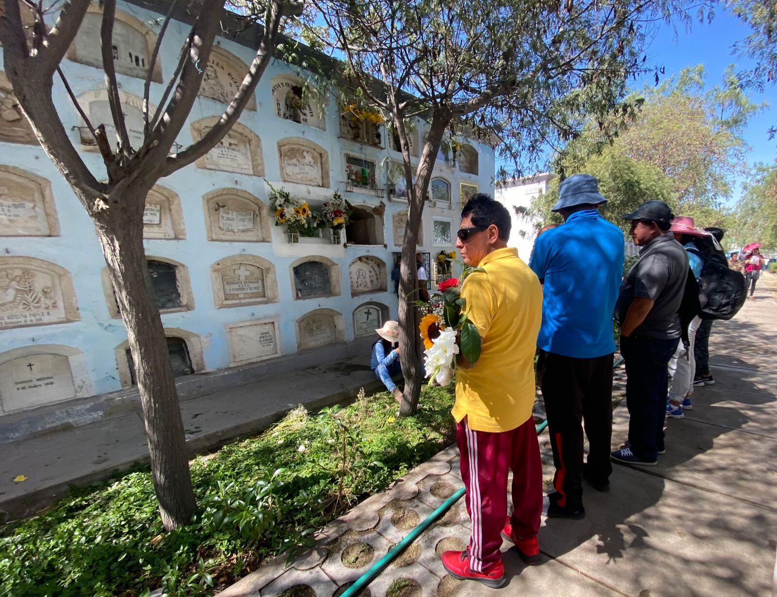 Día de la Madre en el cementerio La Apacheta. (Foto: GEC)