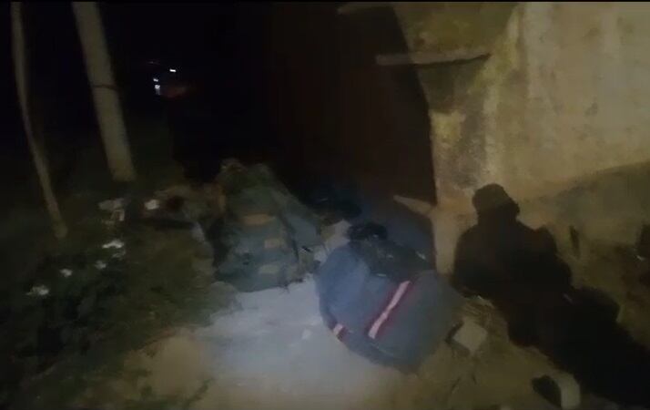 Los bolsos contenían prendas militares que, al parecer, son de propiedad del personal del Ejército del Perú