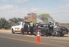 Una mujer muere al chocar vehículo en Piura