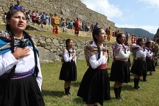 For the first time, they raise the Peruvian flag and march in the middle of Machu Picchu (PHOTOS) For the first time, they raise the Peruvian flag and march in the middle of Machu Picchu (PHOTOS)