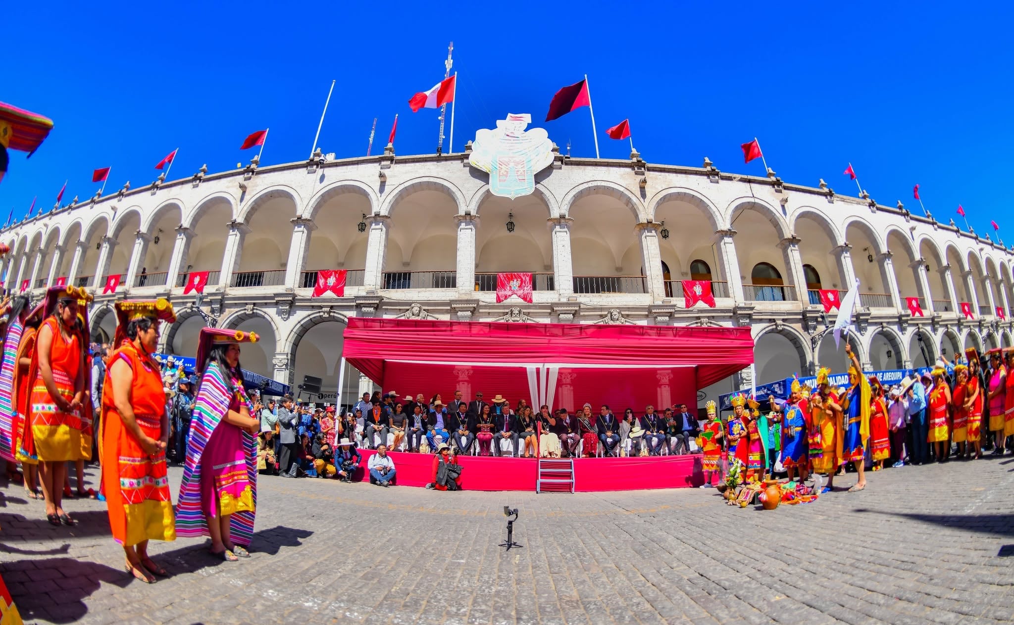 Embanderamiento obligatorio por el 486 Aniversario de Arequipa (Foto: municipalidad de Arequipa)