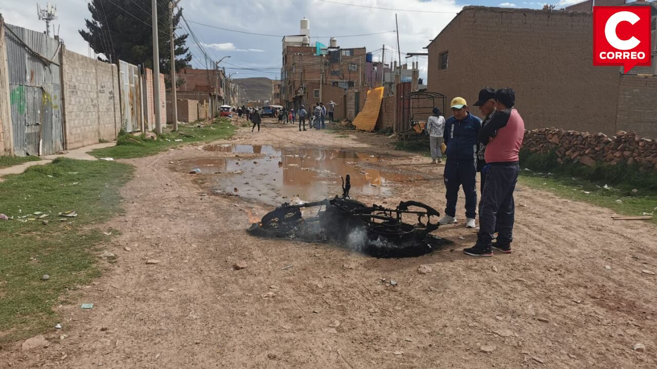 PUNO: Dos sospechosos fueron azotados por los vecinos y transeúntes en Juliaca