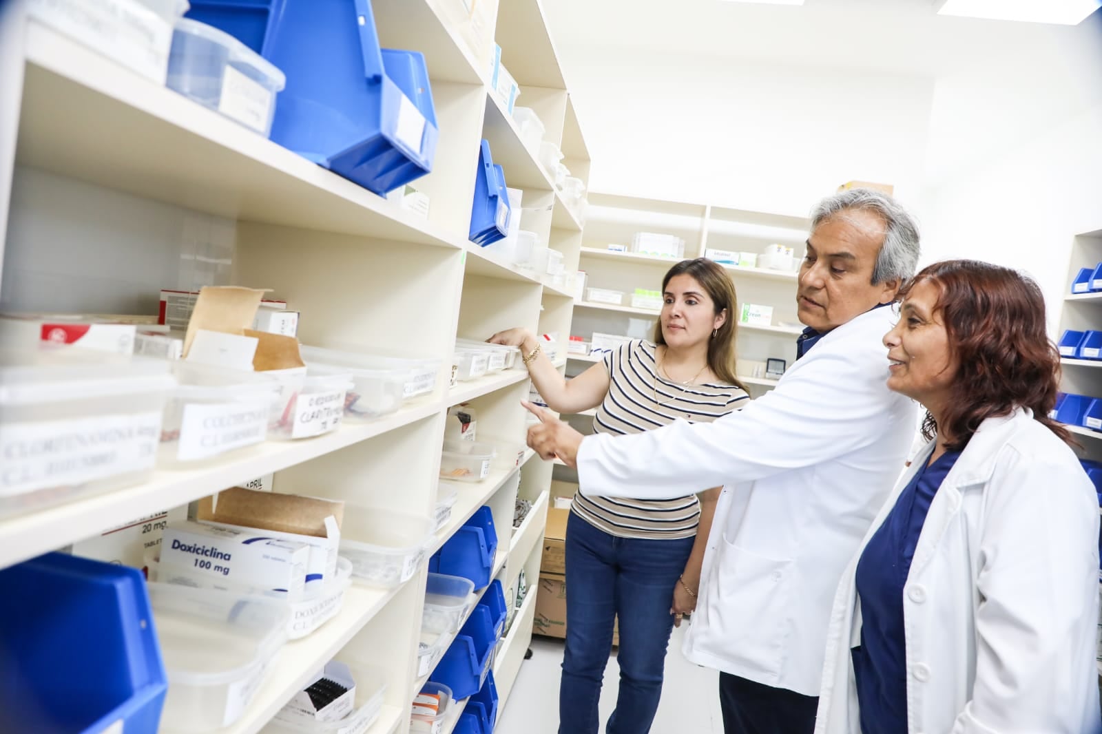 Optimiza sus procesos de almacenamiento y dispensación de medicamentos para garantizar la seguridad y eficacia del tratamiento de los asegurados del distrito.