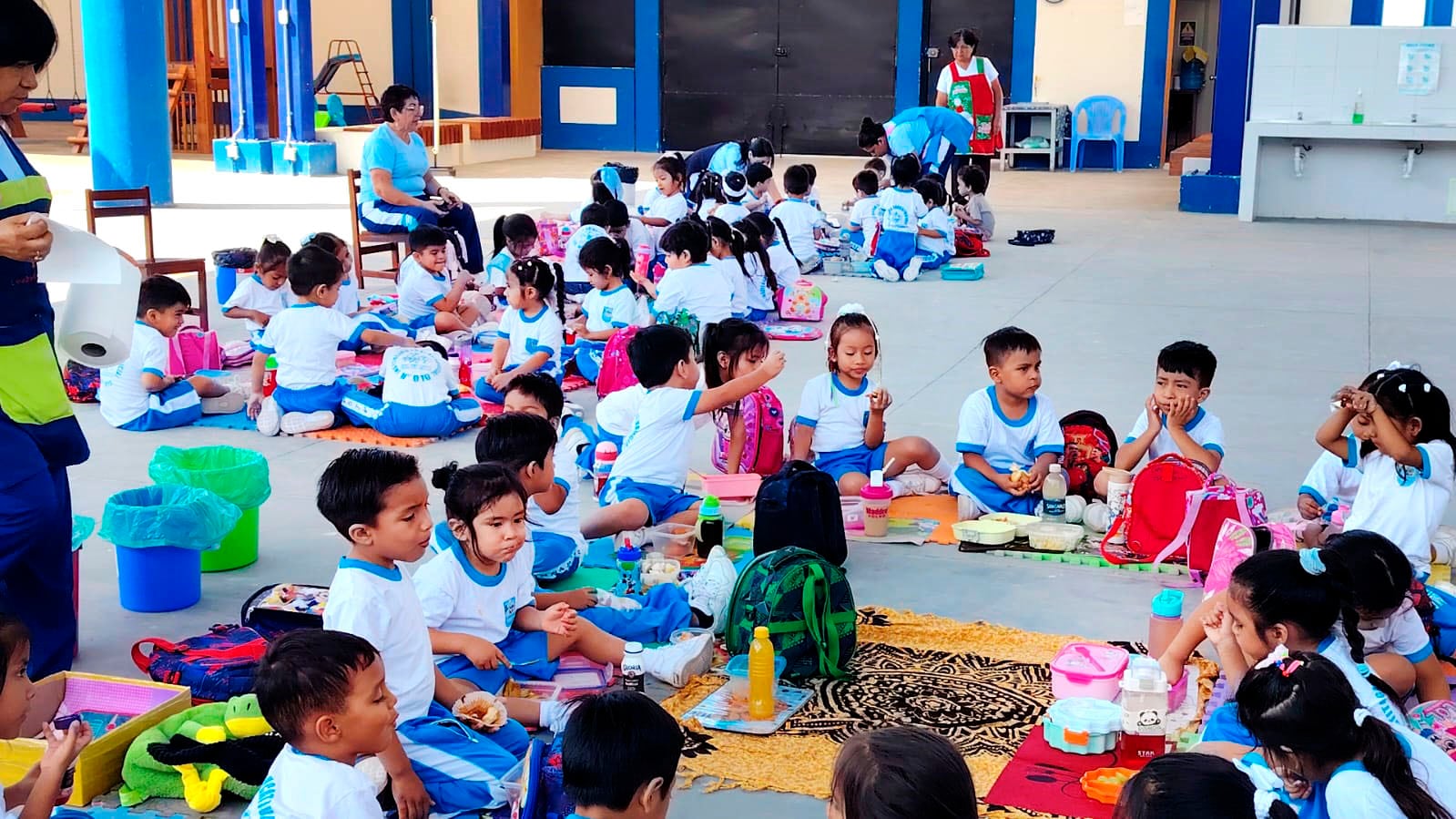 Niños, profesoras y auxiliares dieron vida a esta fecha especial.