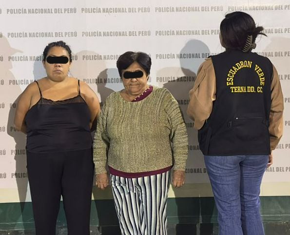 Féminas cayeron luego de que vecinos denunciaran que expendían estupefacientes en la vía pública. Tenían 386 ketes de PBC.