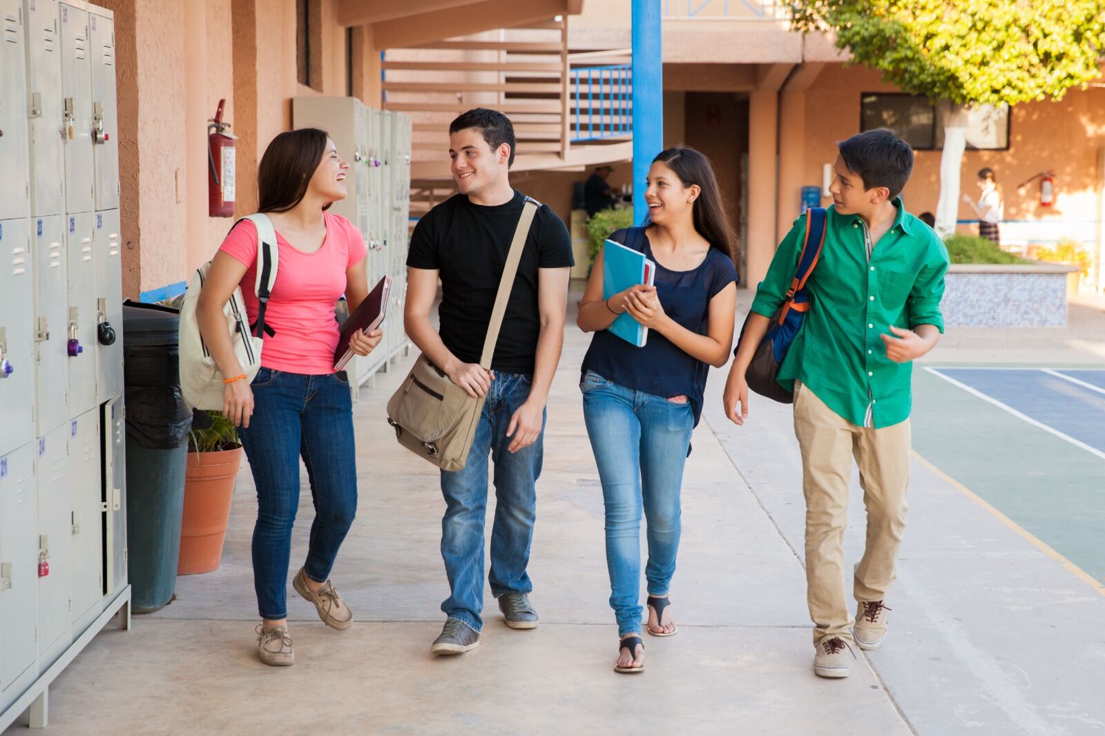 El desarrollo de habilidades, intereses y metas profesionales comienza a consolidarse durante la educación secundaria. Expertos recomiendan fortalecer la orientación vocacional y el seguimiento académico para mejorar las oportunidades futuras de los estudiantes.