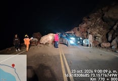 Habilitan paso parcial tras nuevo derrumbe en la Panamericana Sur en Arequipa
