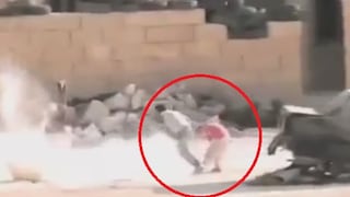 ​Siria: Niño se hace el muerto para salvar a niña (VIDEO)