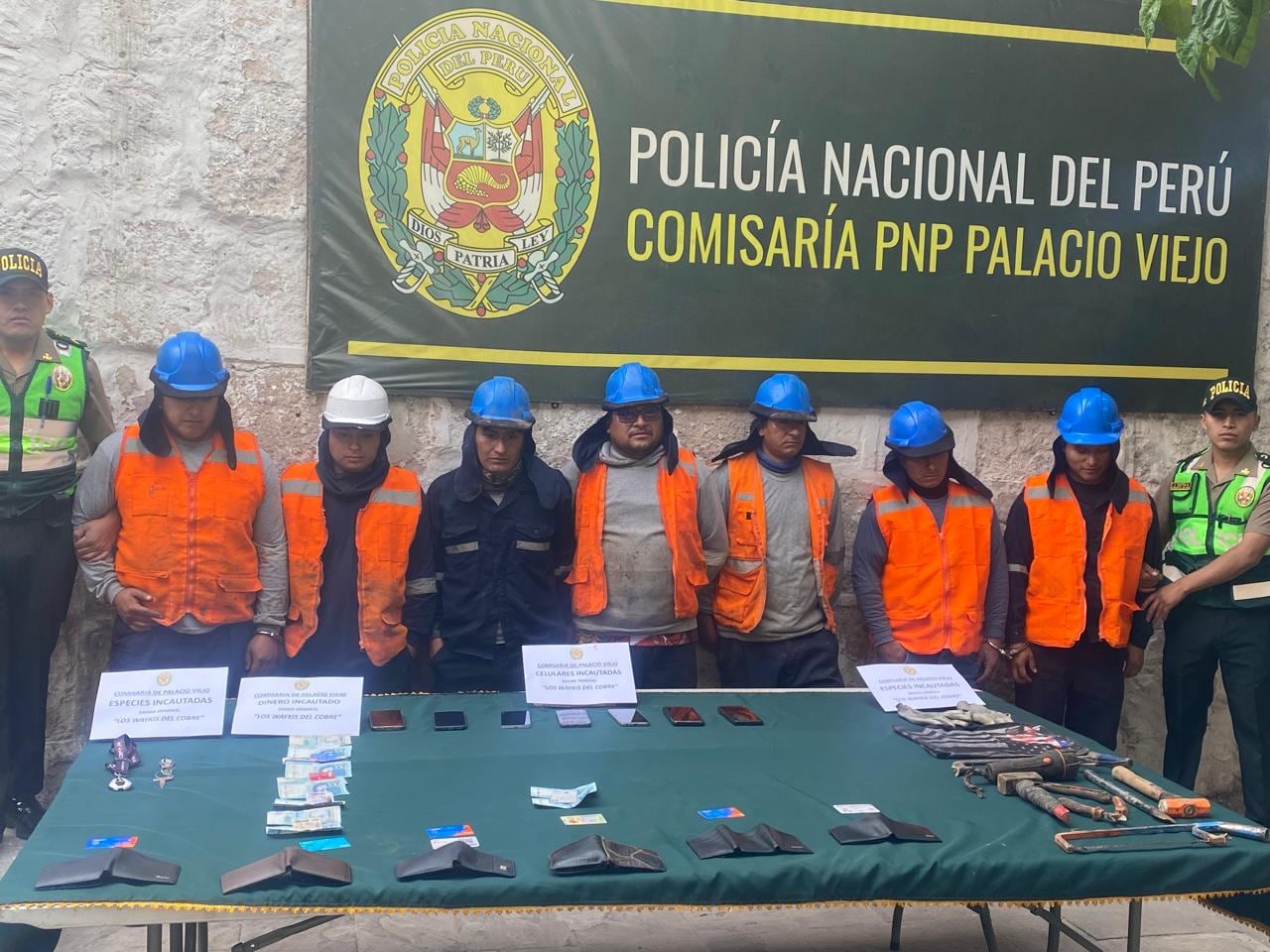 Siete detenidos por robo de cables de cobre de telefonía, en el Cercado de Arequipa. Foto: Difusión.