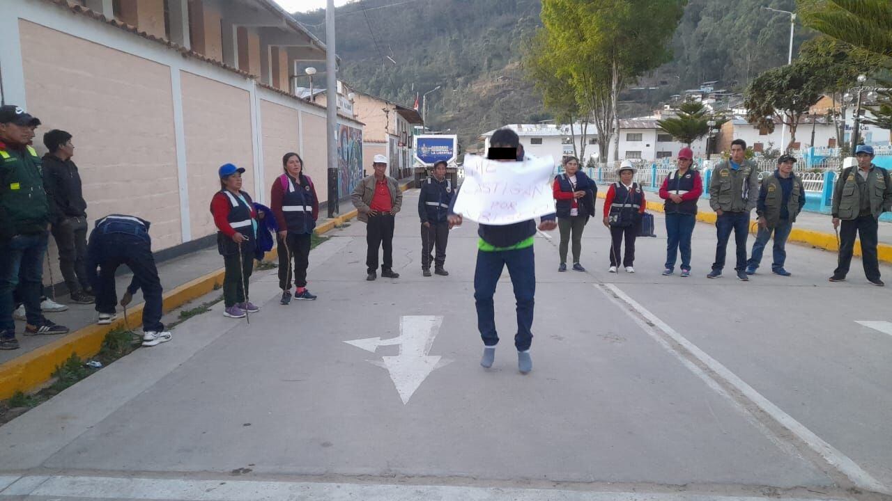 Integrantes de la Rondas Campesinas de Bolívar lo sindican de robar ganado en el sector de San Martín de Samana.