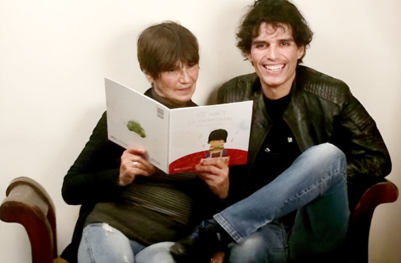 Rosita Alva y su hijo, Pedro Suárez Vértiz.