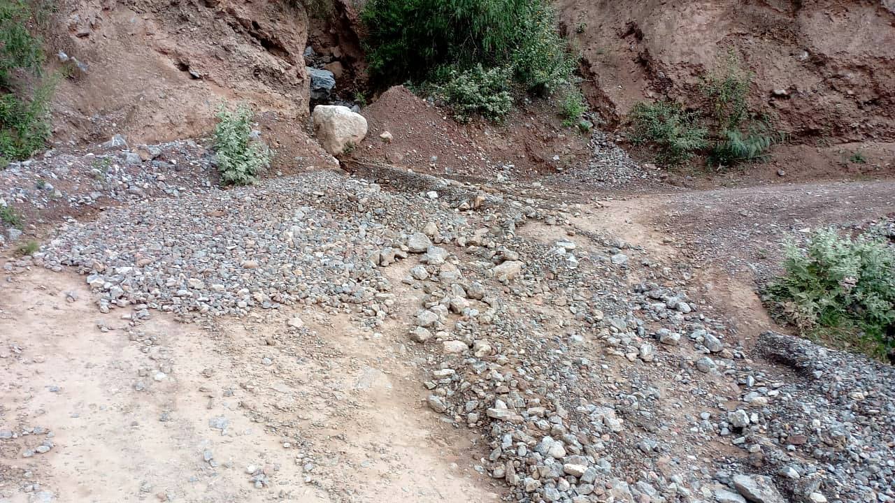 Huaico interrumpe carretera en Quechualla y continúan trabajos de limpieza en Toro