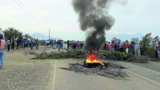 Trabajadores agroindustriales protestan contra el recorte de sus salarios en Lambayeque