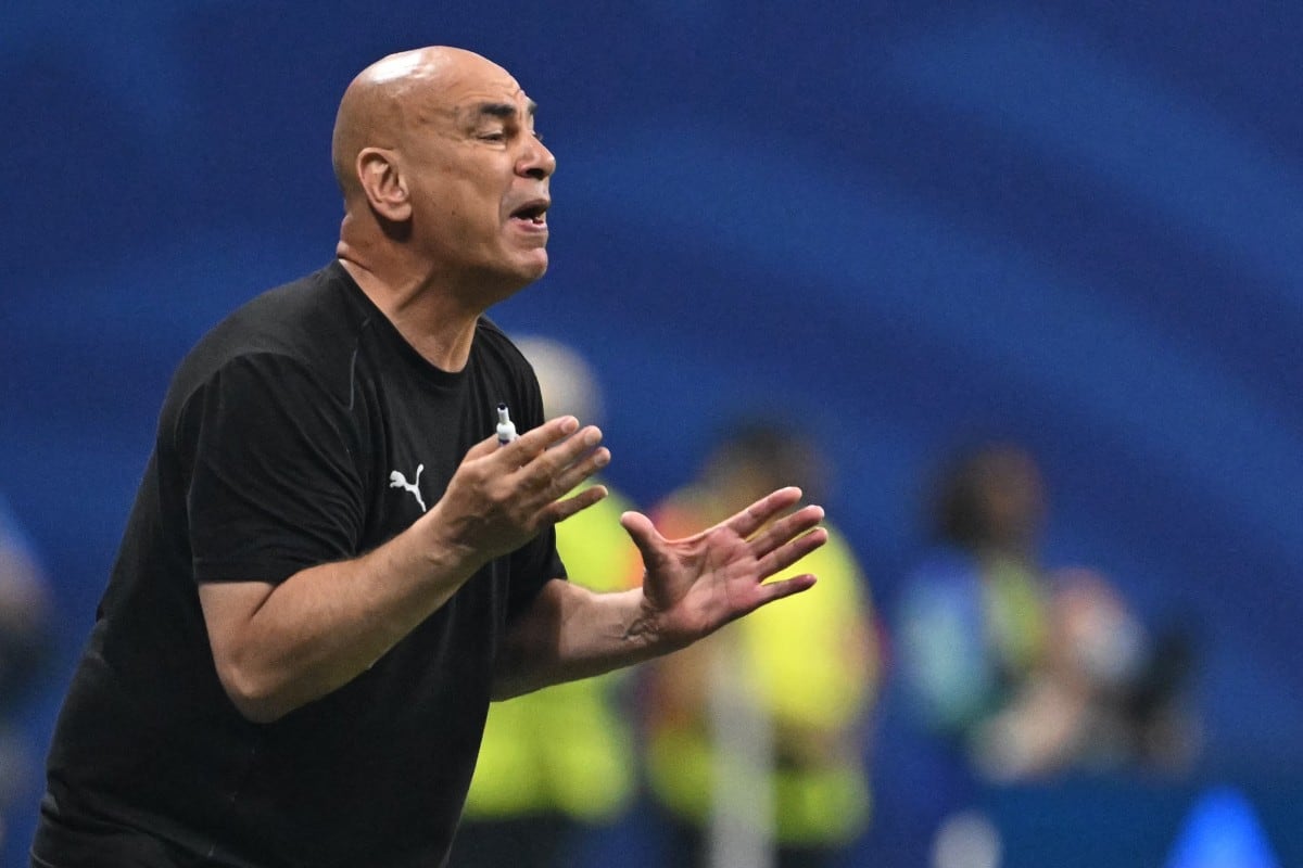 El seleccionador egipcio afirmó que su equipo mereció la victoria frente a Argentina en los octavos de final del Mundial 2026 y criticó el arbitraje, el VAR y el horario del encuentro disputado en Atlanta. (Photo by ROBERTO SCHMIDT / AFP)