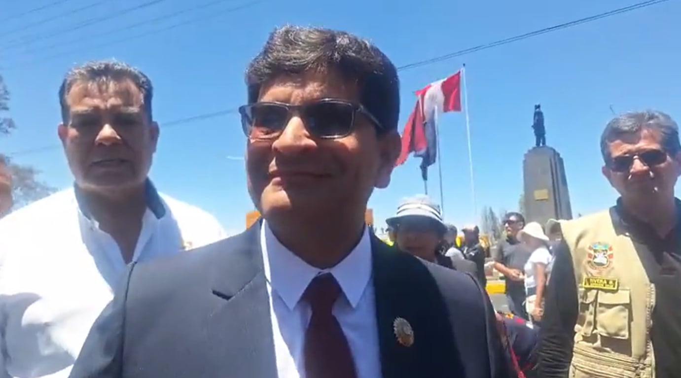 Gobernador de Arequipa evita responder por denuncia de la muerte de dos personas en la vía Arequipa-La Joya
