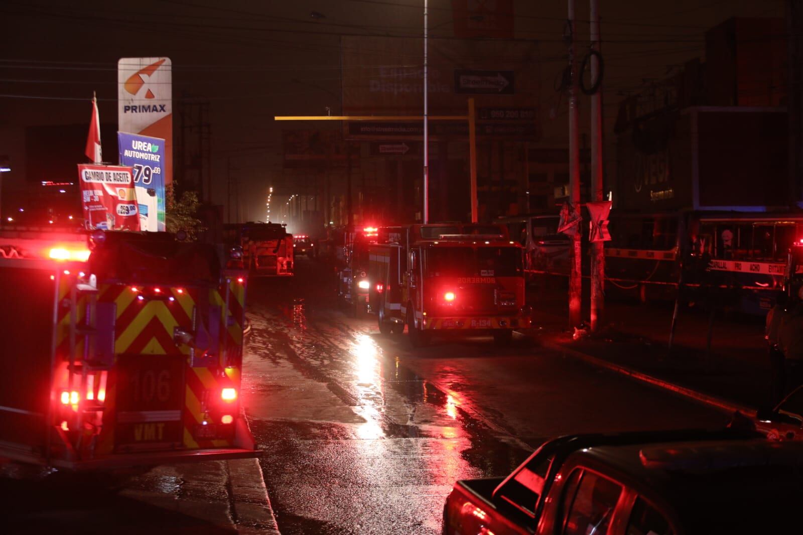 Lima, Lunes 20 de mayo del 2024. Un fallecido y al menos 20 heridos ha dejado la deflagración por fuga de gas glp en un grifo ubicado en el distrito de Villa María del Triunfo. Fotos: Anthony Niño de Guzman