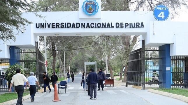 Una trabajadora administrativa se irroga la facultad de convocar al comité, cuando debió hacerlo el presidente. En una de las dos citaciones se planteaba emitir nueva credencial del rector de la Universidad Nacional de Piura para el período 4 de abril del 2023 hasta el 3 de abril del 2028