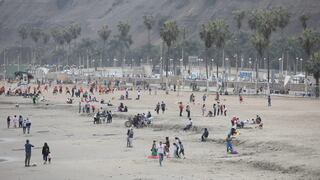 Reportan gran afluencia de personas en la playa Agua Dulce en estado de emergencia por el COVID-19 (FOTOS)