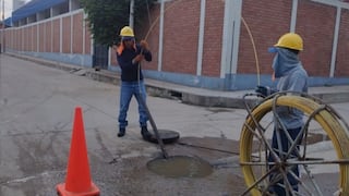 Piura: Personal de la EPS Grau halla ropa en buzones en Chulucanas