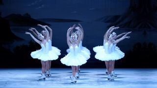 “El lago de los cisnes sobre hielo” se presenta en La Cúpula de las Artes hasta el 20 de noviembre