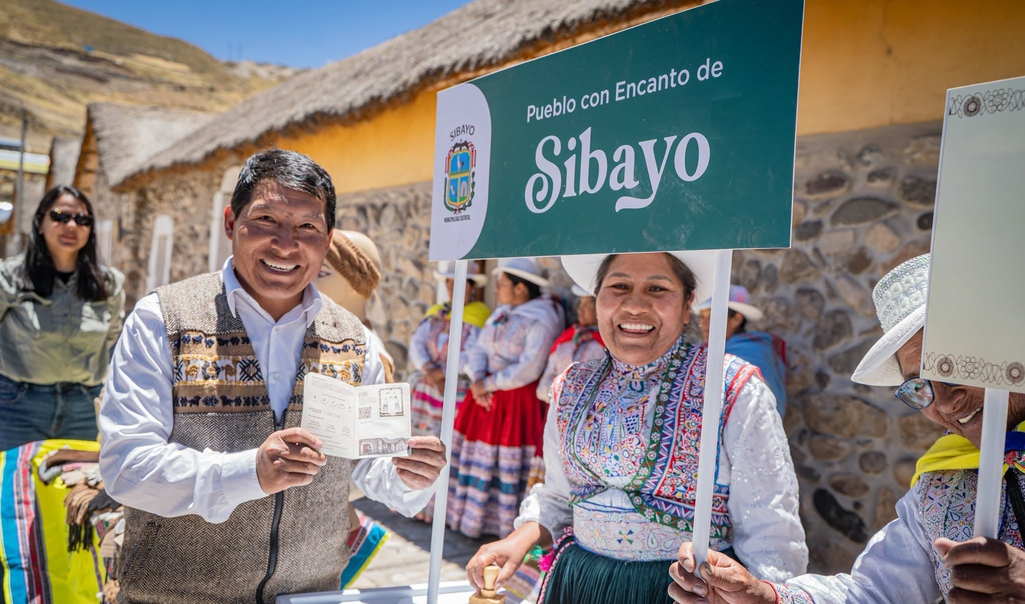 Distrito de Sibayo recibió el "Pasaporte con Encanto" del Ministerio de Comercio Exterior y Turismo. Foto: Autocolca.