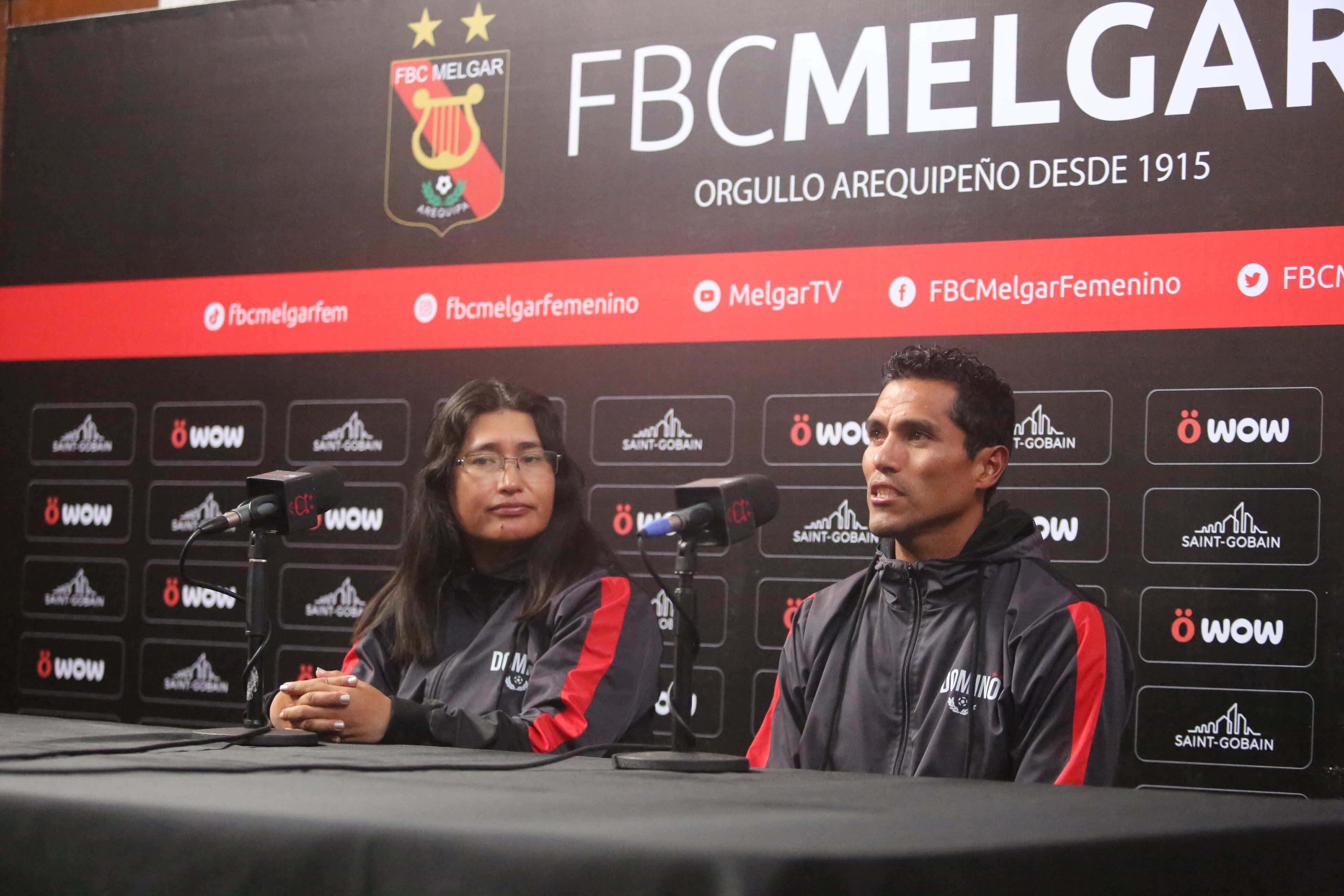 Comando técnico de Melgar femenino en conferencia de prensa. Foto: Leonardo Cuito.