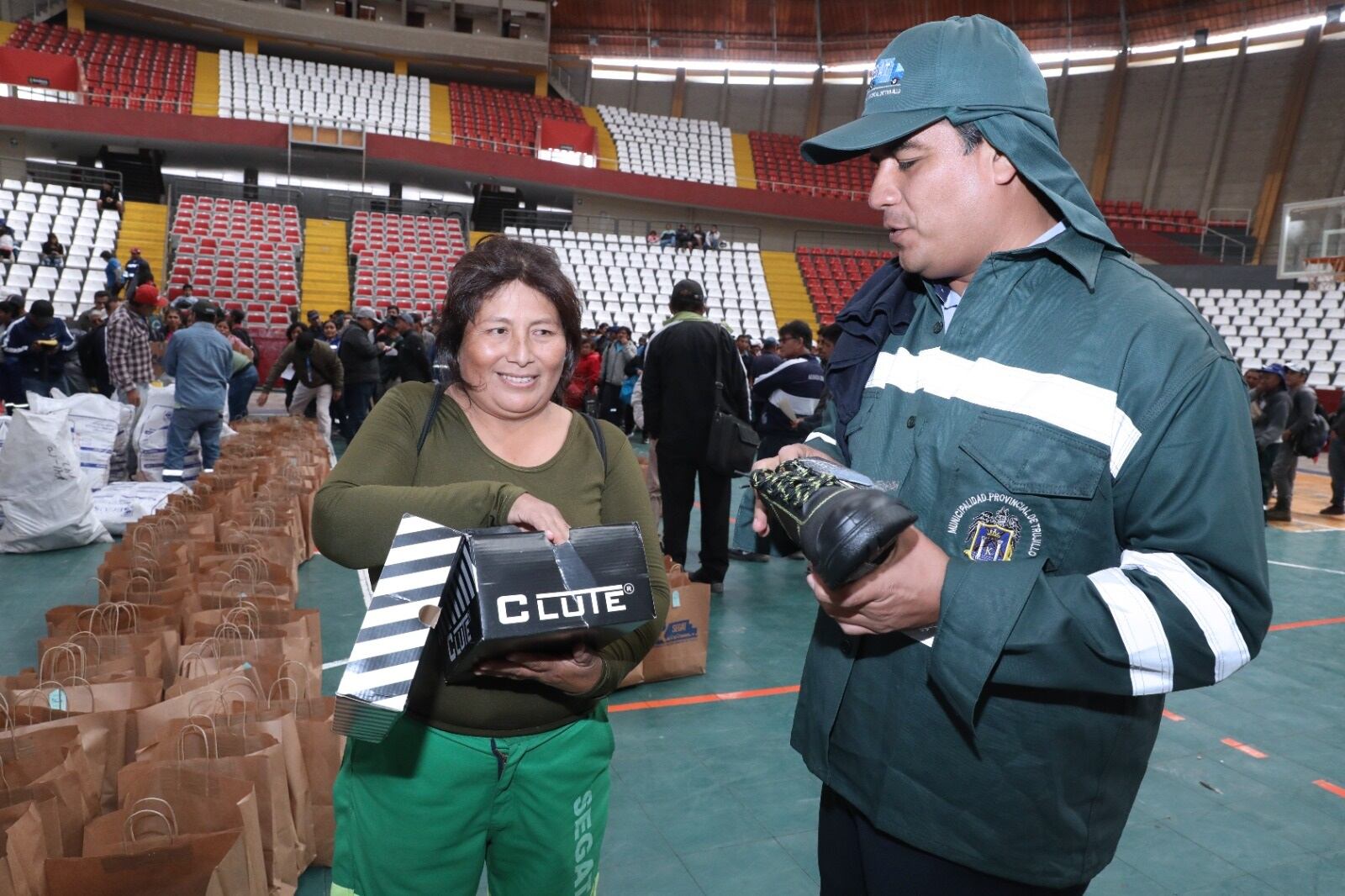 Charles Paredes precisó que muchos trabajadores del Segat perciben S/ 1,050 al mes. No es suficiente para la canasta básica familiar.