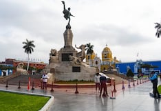 Cercan Monumento a la Libertad en Plaza Mayor de Trujillo