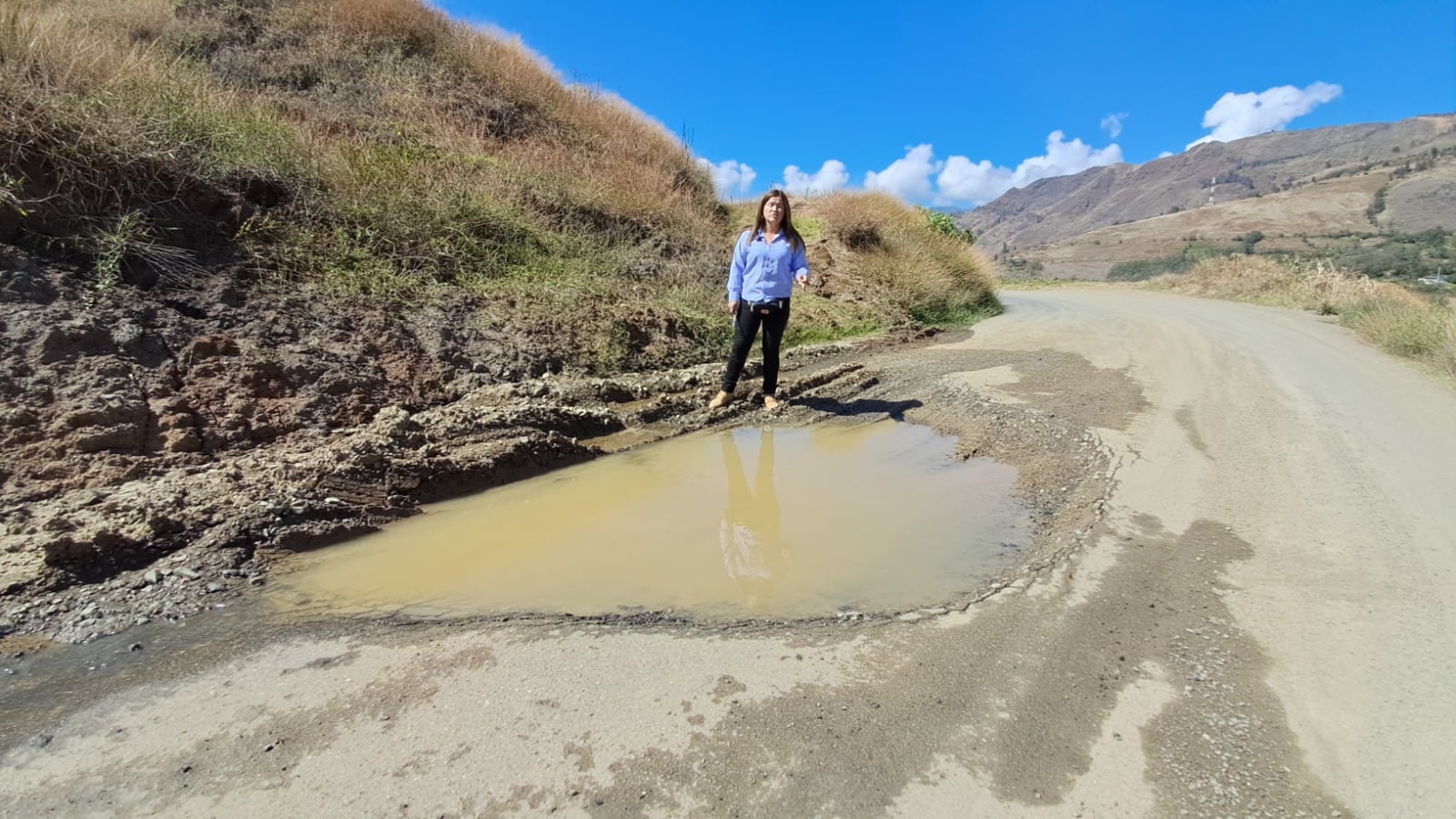 Huánuco: regidora denuncia abandono de obra y falta de control de calidad