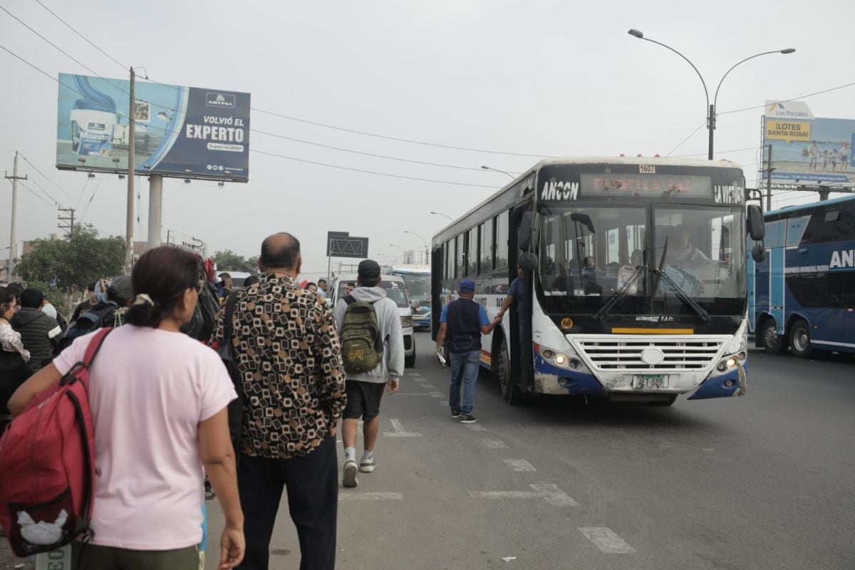 El gremio Transportes Unidos exige medidas efectivas ante extorsiones y ataques que afectan al sector de transporte urbano.