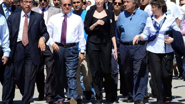 Angelina Jolie visita a refugiados sirios en Turquía