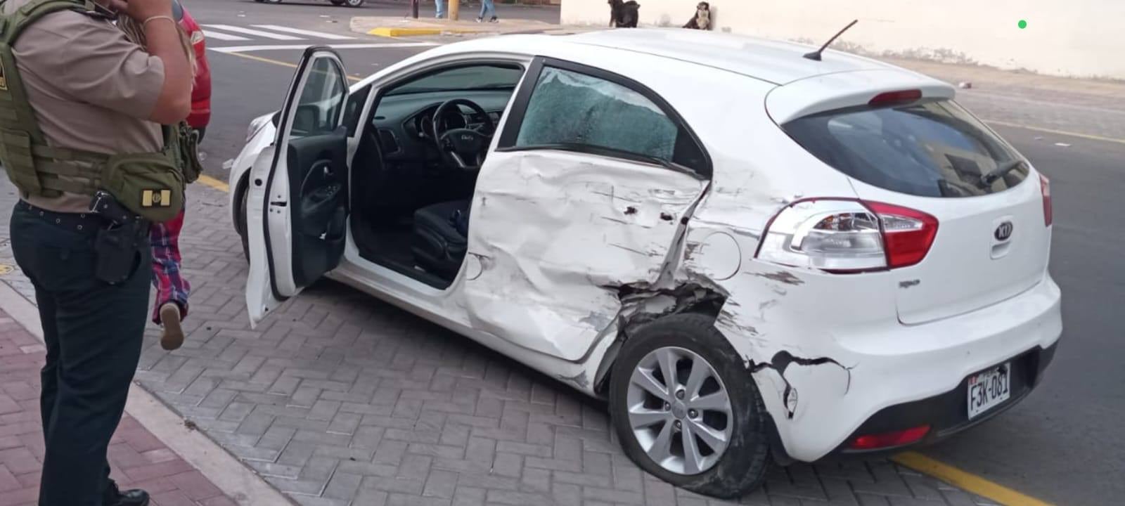 Accidente en Mariano Melgar dejó tres heridos, dos de ellos menores de edad. Foto: Cortesía.