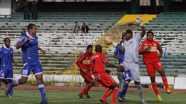 Unión Comercio golea 4-0 a Sport Huancayo