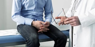 La ausencia de molestias y los mitos sobre los chequeos preventivos siguen retrasando el diagnóstico oportuno del cáncer de próstata en el país. Especialistas recomiendan iniciar los controles antes de que aparezcan los síntomas.