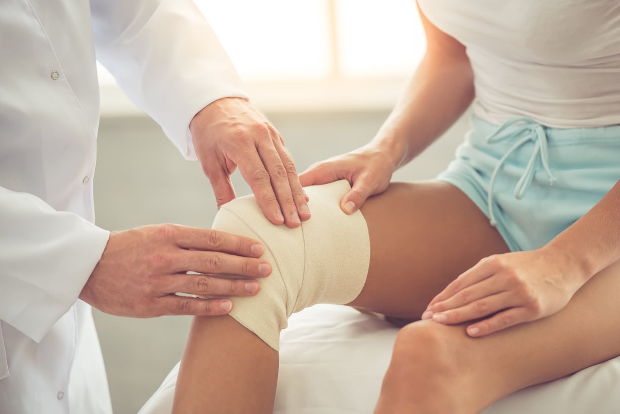 Golpes, cortes, caídas o fracturas pueden requerir atención después de un movimiento sísmico. Conocer antes del viaje dónde atenderse y qué cubre el seguro puede evitar demoras.