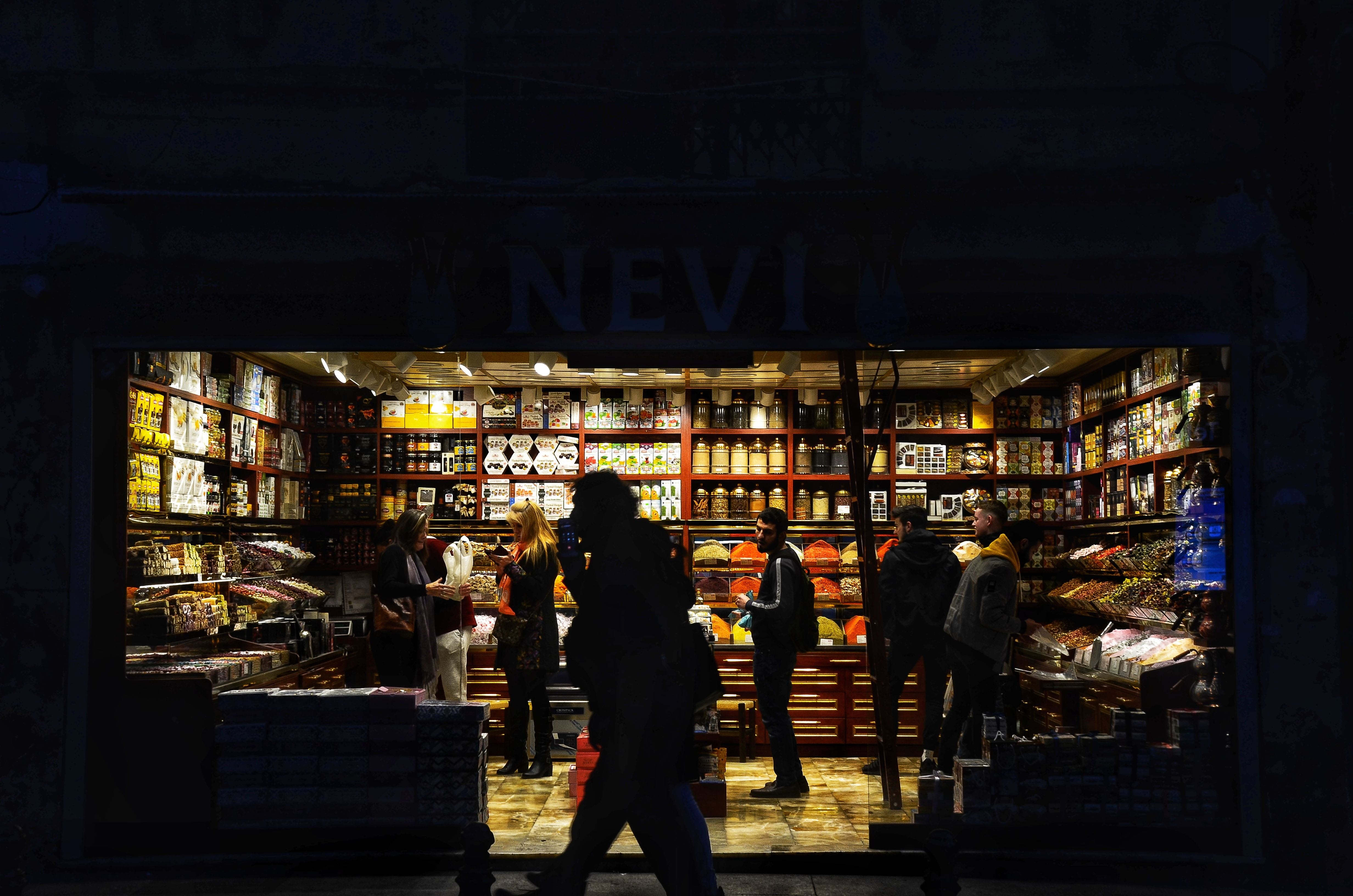 En Perú existen más de 535 mil bodegas, según la Asociación de Bodegueros del Perú. Además de la pérdida de dinero o mercadería, un hecho delictivo puede generar cierres temporales, reparaciones y efectos emocionales.