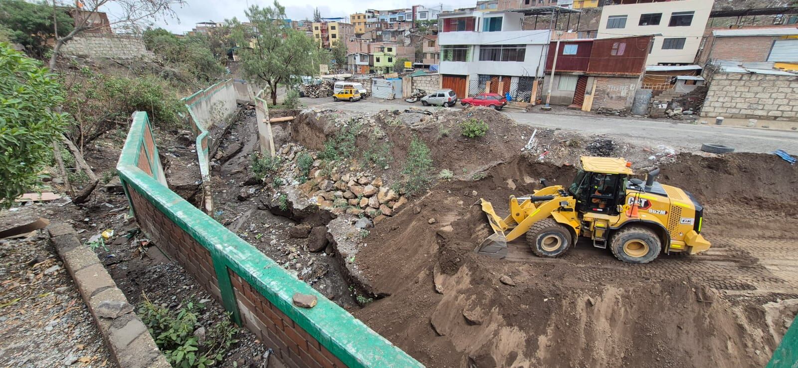 Muro de contención en Paucarpata a punto de colapsar. Foto: GEC.