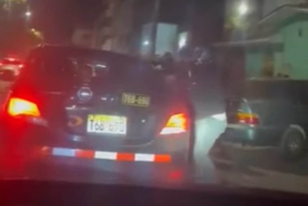 Este es el segundo asalto bajo esta modalidad que se perpetra en menos de 24 horas en la ciudad. La Policía realiza operativos para identificar y detener a los maleantes.