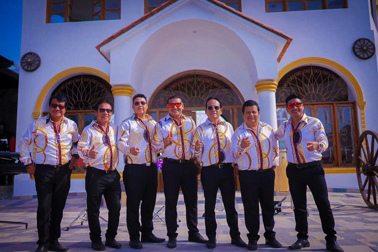 Integrantes de la Agrupación "Walther Lozada y orquesta", que comienza a desmantelarse.
se comienza a desmoronar