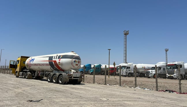 Crisis por el GNV: cisternas forman largas colas para abastecerse del Gas Natural Vehicular en Paracas