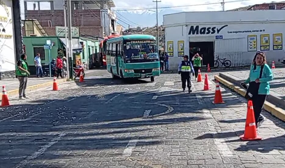 Cierran calles de ingreso a la Plaza de Armas de Characato por aniversario