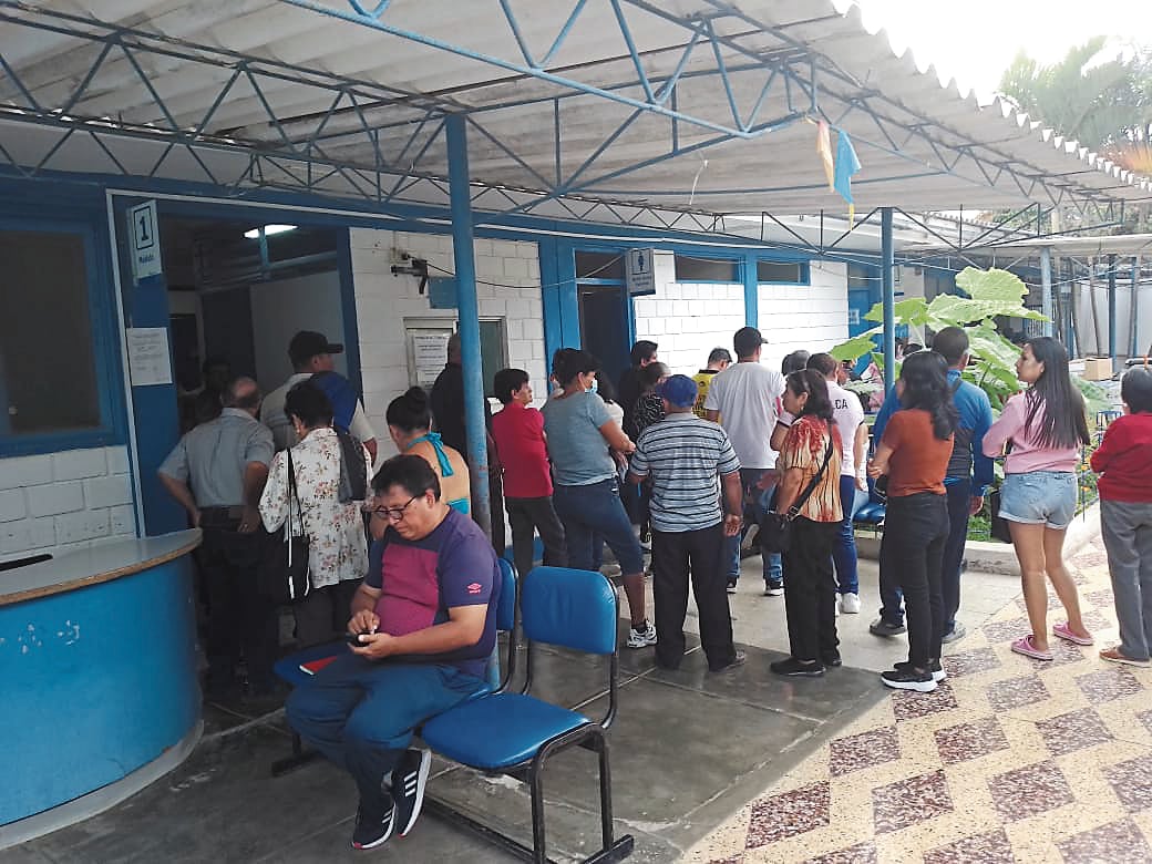 Desde la pandemia ha sido constante la queja de los pacientes por la suspensión de servicios en centros y policlínicos.