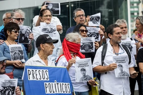 Excarcelan a otros 17 presos políticos en Venezuela, según ONG