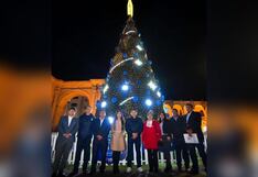 Caja Arequipa ilumina la Navidad con árbol sostenible