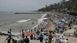 Más de 50 playas de Lima presentan riesgo sanitario para los bañistas