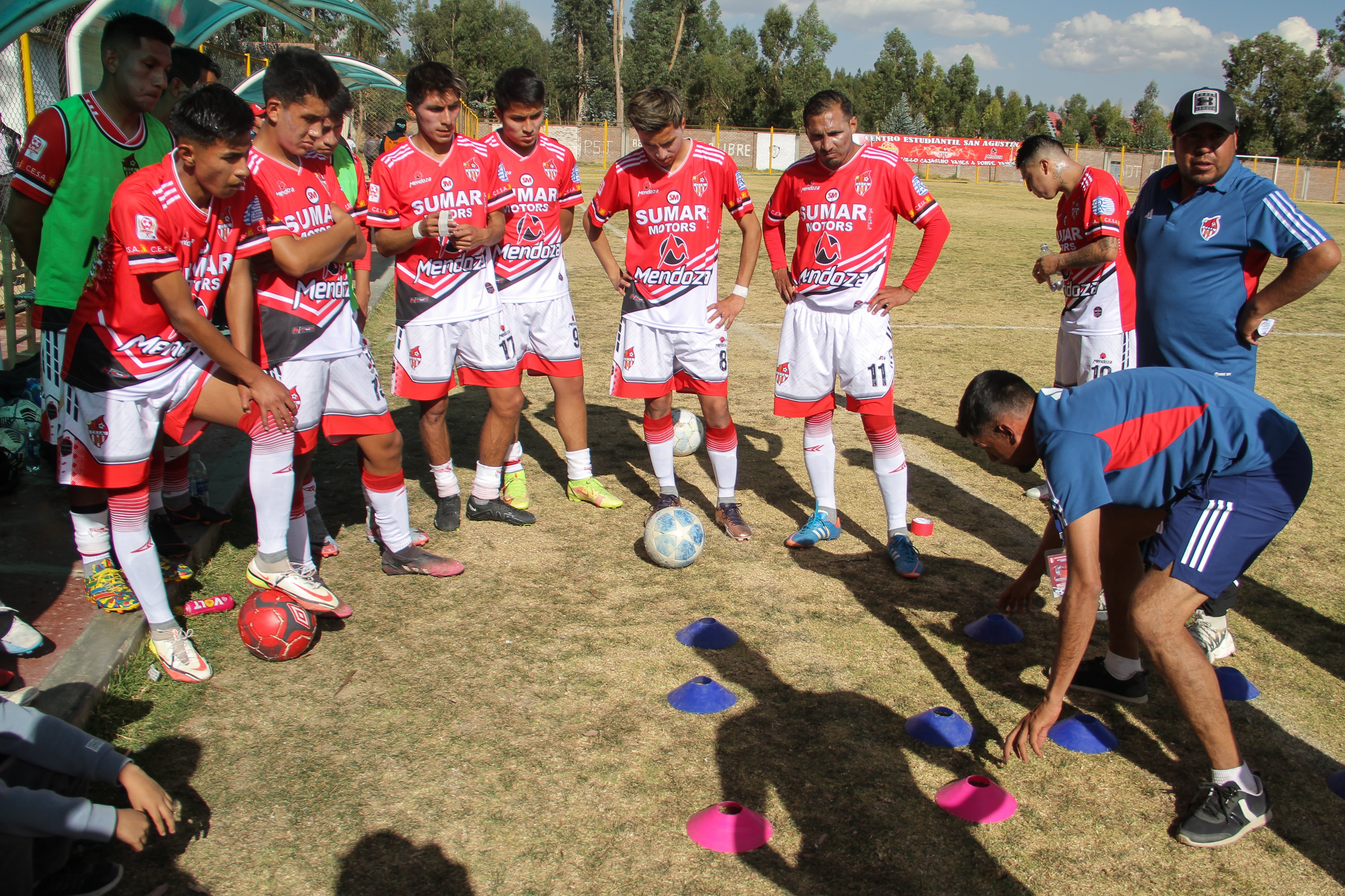 El CESA debutó en el Estadio Municipal Vista Alegre de San Jerónimo logrando un empate con sabor a derrota.