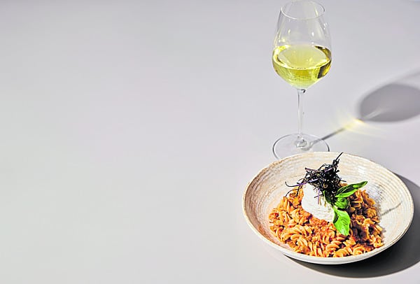 La gastronomía local parece estar a prueba de crisis, en una ciudad que ama comer sin distinciones de sabores y propuestas.