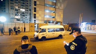 Cercado de Lima: Atacan a balazos a combi de la ruta Lima-Callao y dejan a chofer herido